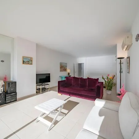 Beautiful With Great Sea View Apartment